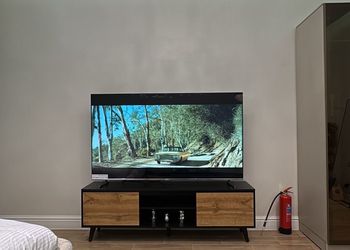 استديو بسرير ماستر وجلسة جانبية