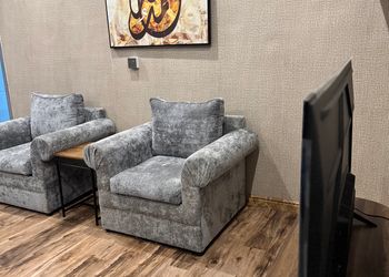 شقة بغرفة معيشة وغرفتين نوم 