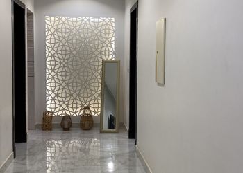 استراحة بمجالس ومسطحات خضراء