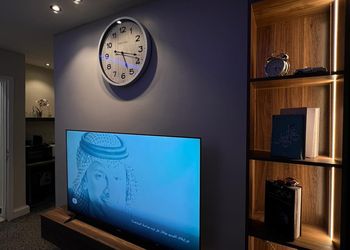 شقة بغرفة معيشة وغرفة نوم 