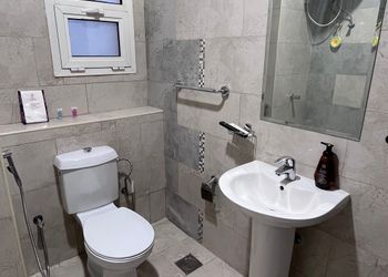 استديو بسرير ماستر وجلسة جانبية