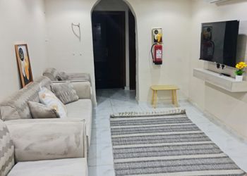 شقة بغرفتين نوم وصالة 