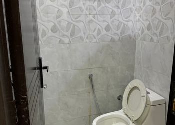 استديو بسرير ماستر وجلسة مريحة 