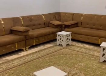 استراحة بإطلالة على مسبح وجبل