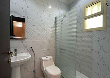 استديو بسرير ماستر وجلسة جانبية