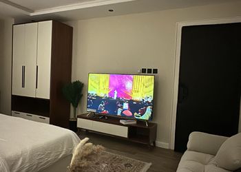 استديو بسرير ماستر وجلسة جانبية