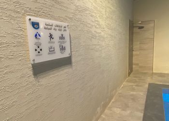 شاليه بمسبح خارجي وجلسة خارجية