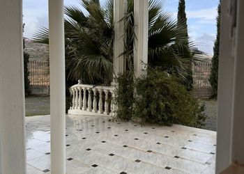 وحدة سكنية بثلاث غرف نوم 