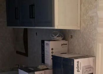 شقة بغرفة معيشة وغرفة نوم 