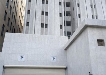 شقة بغرفة معيشة وغرفتين نوم 