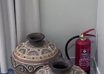 استديو بسرير ماستر وجلسة جانبية