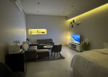 استديو بتصميم انيق ودخول ذاتي