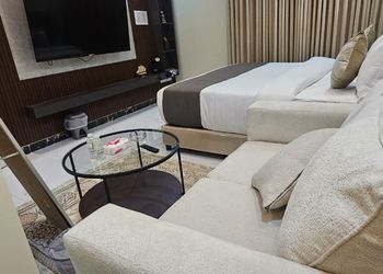 استديو بسرير ماستر وجلسة جانبية 