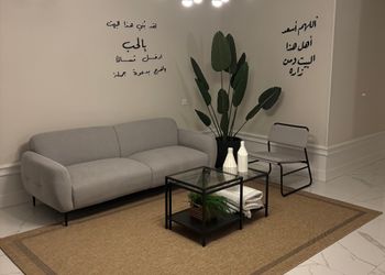 شقة بثلاث غرف نوم وصالة