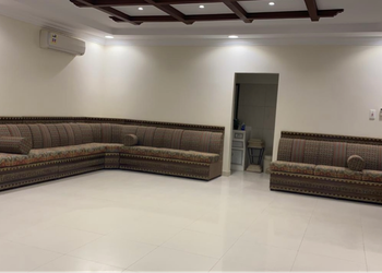 استراحة بمسطح اخضر والعاب اطفال