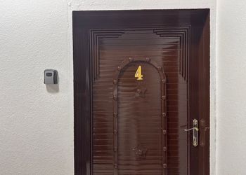 شقة بغرفتين نوم وصالة 