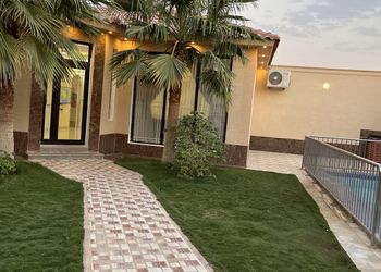 شاليه بجلسة خارجية والعاب مائية