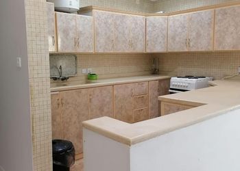 شالية بمسطح اخضر و جلسة خارجية