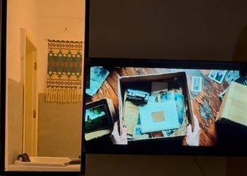 استديو بأثاث مريح وبسيط 