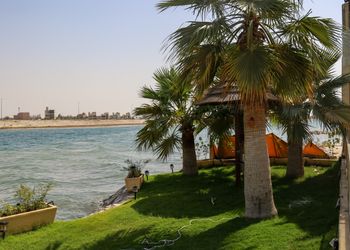 منتجع فندقي باطلاله على البحر 
