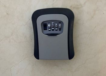 شقة بصالة أنيقة ودخول ذاتي