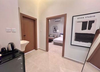 استديو بسرير ماستر ودخول ذاتي