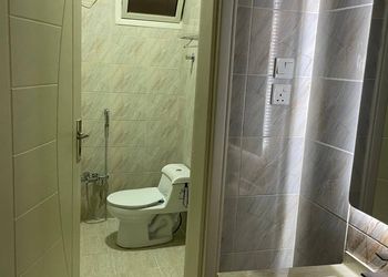 استديو بسرير ماستر وجلسة جانبية 