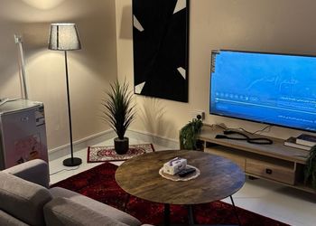 استديو بدخول ذاتي وتصميم هادئ 