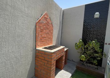 شالية بمجلس مطل على الفناء الخارجي 