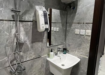 استديو بسرير ماستر وجلسة جانبية