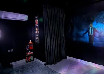 شقة بغرفة معيشة وغرفتين نوم 