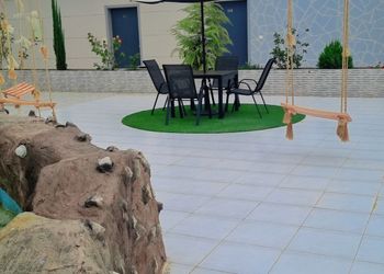شقة بغرفتين نوم وأثاث مريح