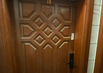 شقة بغرفة معيشة وغرفة نوم 
