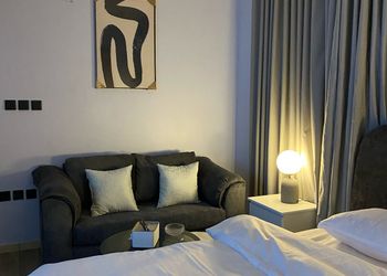 استديو بدخول ذاتي وسرير مريح 