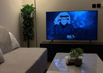 شقة بغرفة معيشة وغرفة نوم 