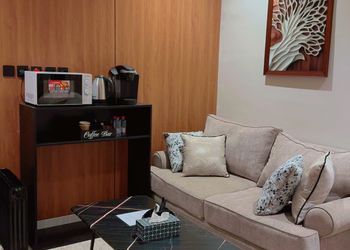 استديو بسرير ماستر وجلسة جانبية 