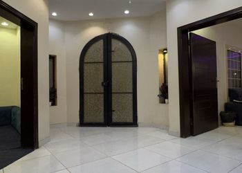 استراحة بمسطح اخضر ومسبح