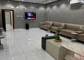 شاليه بمسطح اخضر و مسبح