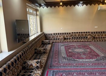 استراحة بمسطح اخضر ومجالس