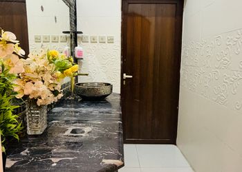 استديو بسرير ماستر وجلسة جانبية 