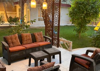استراحة بمسطح اخضر ومجالس