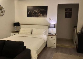 استديو بدخول ذاتي وسرير مريح 