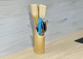 شقة بصالة وثلاث غرف نوم