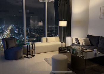 شقة مطلة على المدينة بدخول ذكي 