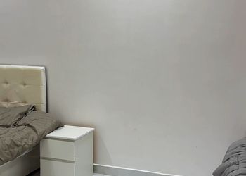 شاليه بصالة مطلة على المسبح 