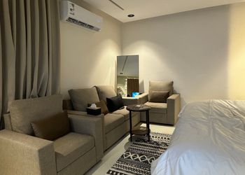 استديو هادئ بدخول ذاتي 