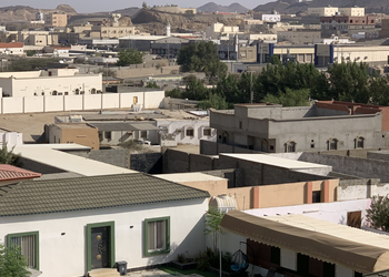 استراحة بجلسه مطله على مسبح 
