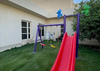 استراحة بمسطح اخضر ومجالس