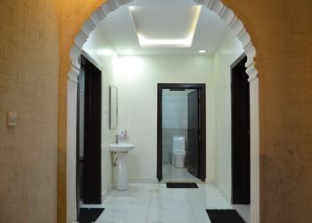 شاليه بمسطح اخضر وجلسات خارجيه