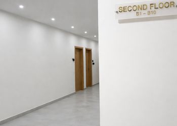 استديو بسرير ماستر وجلسة جانبية 